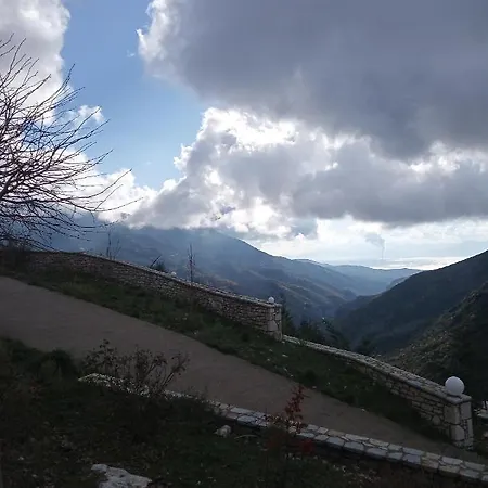 Elova בית הארחה 3*